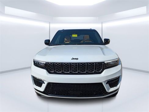 New 2025 Jeep Grand Cherokee Summit image 8