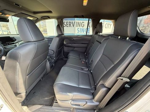 Used 2023 Honda Passport EX-L image 9