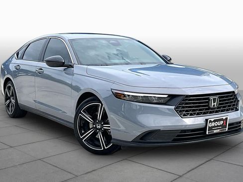 Used 2025 Honda Accord Sport image 3