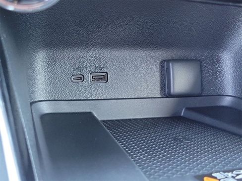 New 2026 Chevrolet Traverse LT image 10