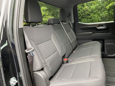 Used 2023 Chevrolet Silverado 1500 LT AWD/4WD image 35