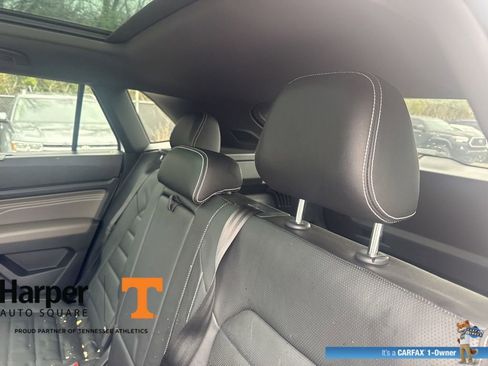 Used 2023 Volkswagen Atlas Cross Sport SEL Premium R-Line image 9