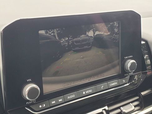 Used 2025 Nissan Pathfinder SV FWD image 28