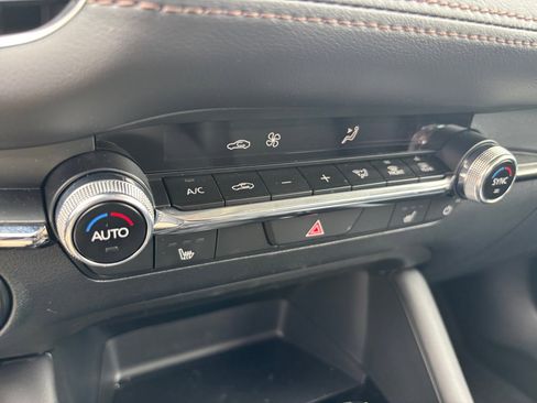 Used 2025 MAZDA MAZDA3 s FWD image 18