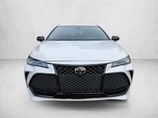 Used 2021 Toyota Avalon XSE video 2
