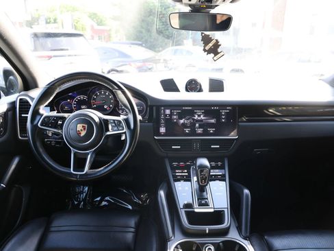 Used 2019 Porsche Cayenne AWD/4WD image 13