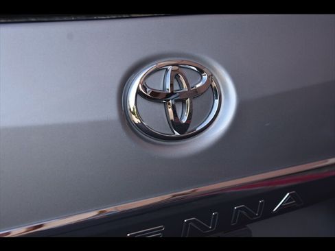 Used 2018 Toyota Sienna Limited Premium w/ Preferred Accessory Package FWD image 53