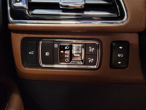Used 2022 Lincoln Navigator Reserve AWD/4WD image 41