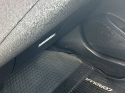 Used 2020 Toyota Corolla LE image 22