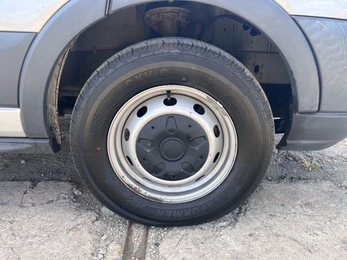 Used 2017 Ford Transit 150 Medium Roof w/Sliding Side Doo image 16