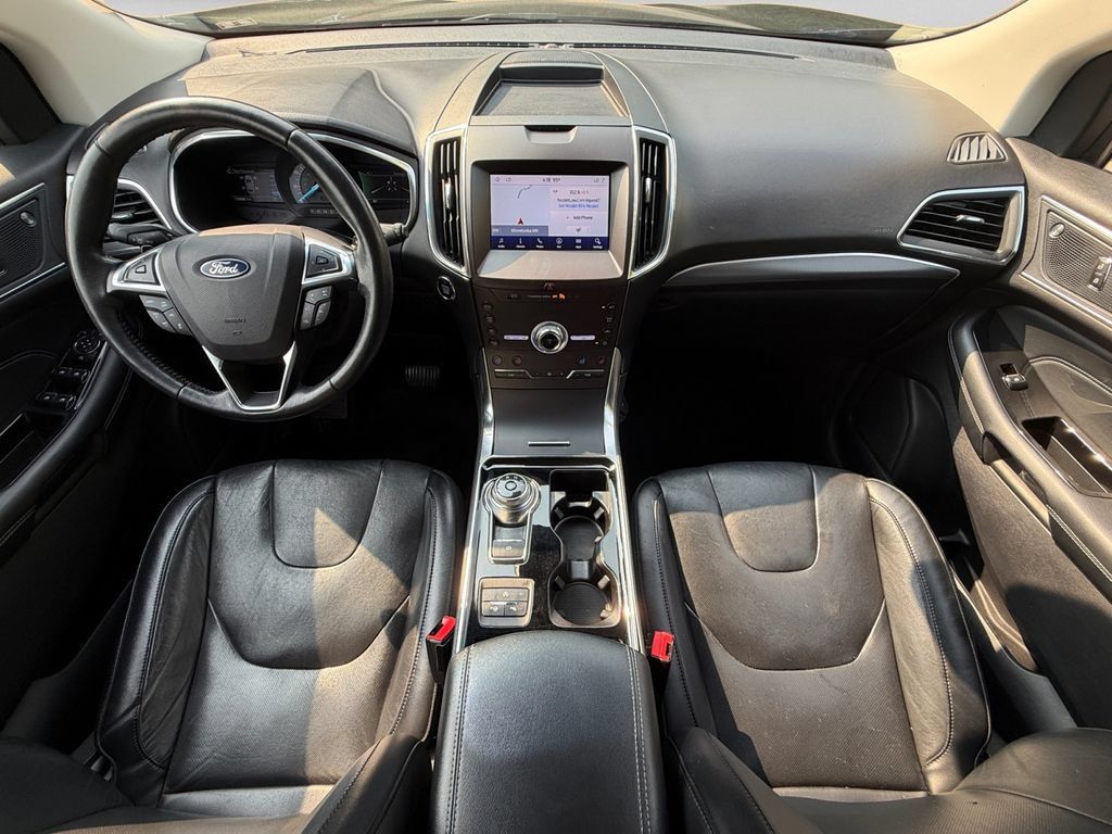 Used 2020 Ford Edge Titanium w/ Equipment Group 301A AWD/4WD image 15