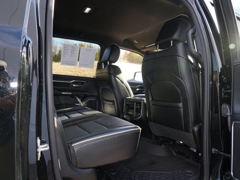 Used 2025 RAM 1500 Laramie AWD/4WD image 28