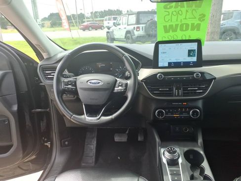 Used 2022 Ford Escape SEL FWD image 14