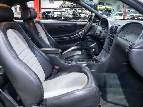 Used 2001 Ford Mustang Cobra image 39