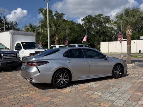 Used 2023 Toyota Camry SE FWD image 5