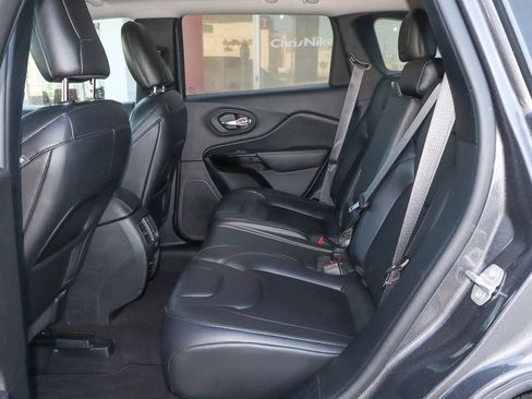 Used 2020 Jeep Cherokee Latitude Plus image 8