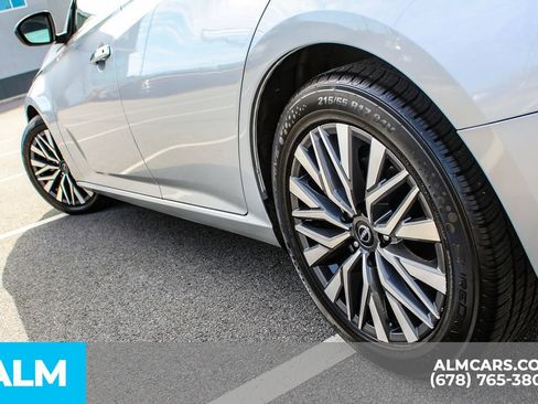 Used 2024 Nissan Altima 2.5 SV image 15