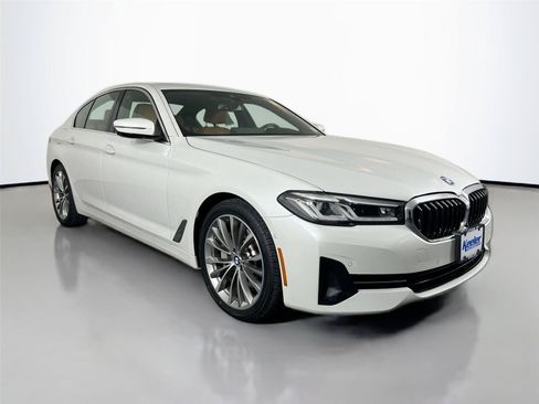 Used 2021 BMW 530i xDrive w/ Premium Package AWD/4WD image 8