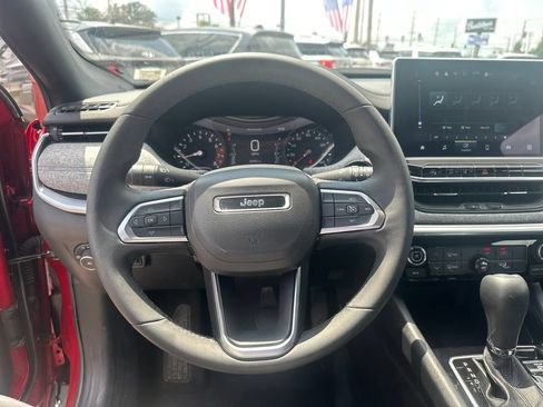 Used 2024 Jeep Compass Latitude AWD/4WD image 17