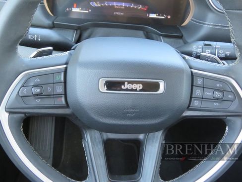 Used 2023 Jeep Grand Cherokee Laredo w/ Luxury Tech Group I image 23