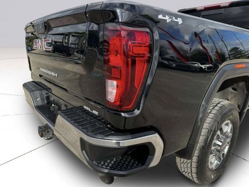 Used 2023 GMC Sierra 3500 SLE w/ SLE Convenience Package image 18