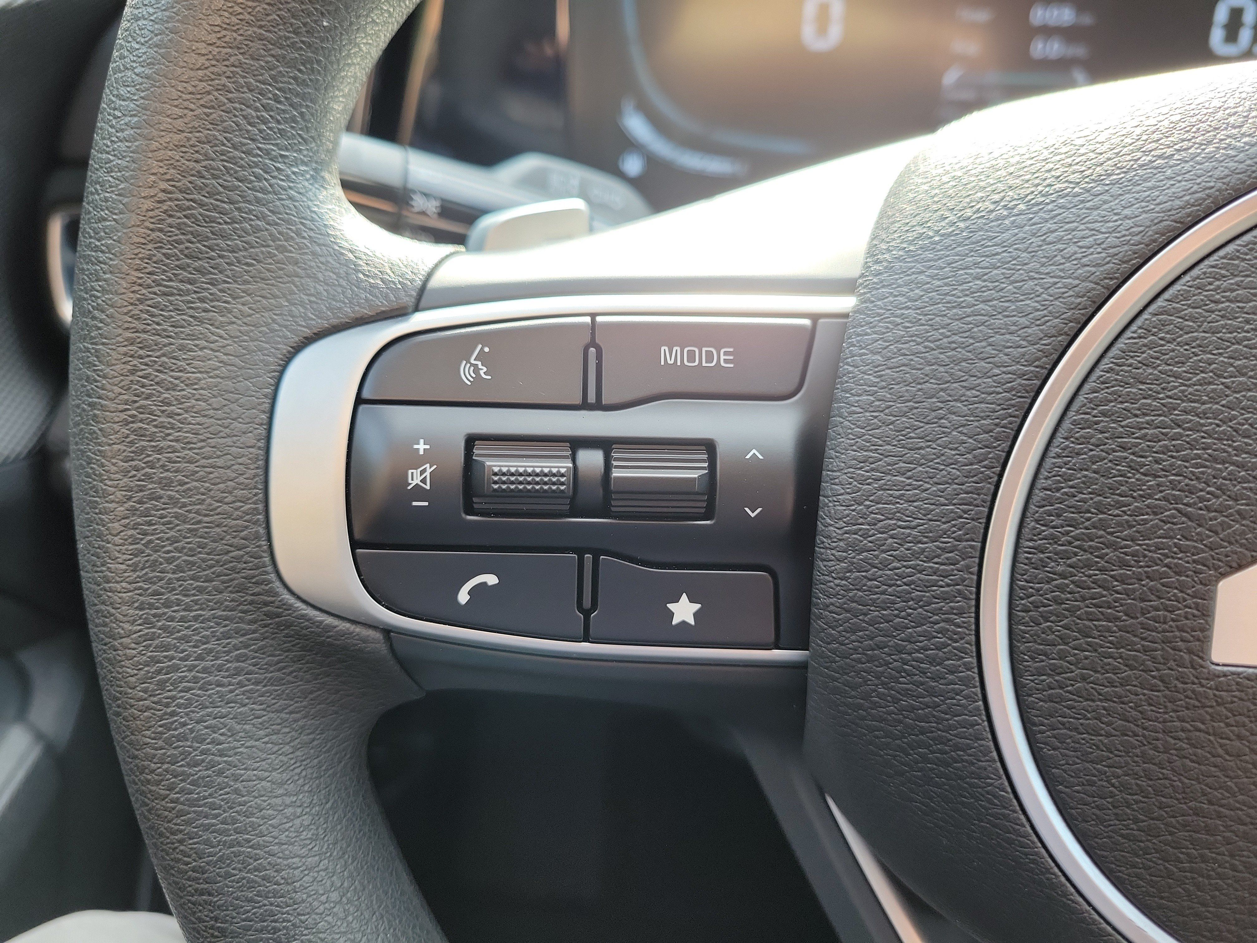 Certified 2025 Kia Sportage LX AWD/4WD image 25