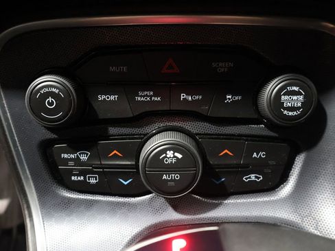 Certified 2018 Dodge Challenger GT w/ Driver Convenience Group image 32