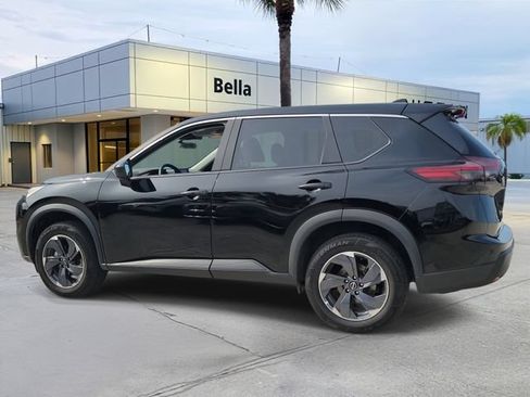Used 2025 Nissan Rogue SV FWD image 3