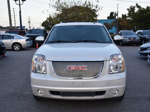 Used 2010 GMC Yukon Denali image 3
