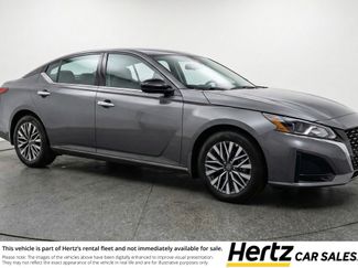 Used 2025 Nissan Altima 2.5 SV video 1