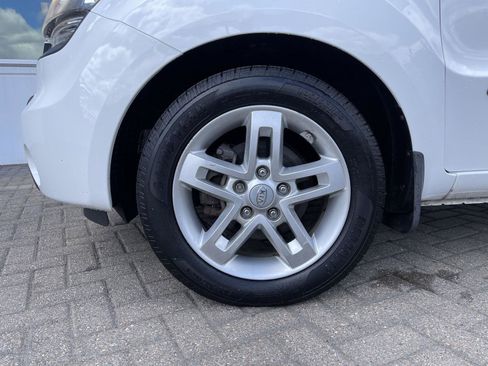 Used 2010 Kia Soul + FWD image 10
