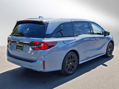 Used 2025 Honda Odyssey Sport-L image 3