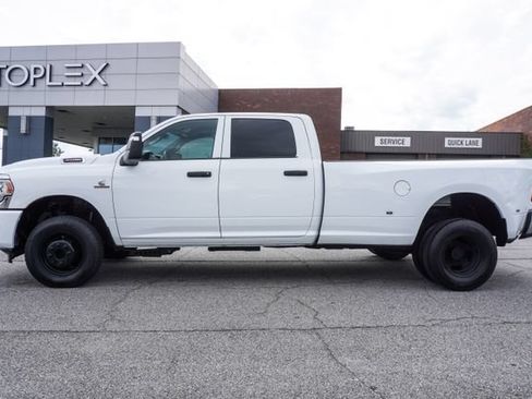 Used 2023 RAM 3500 Tradesman AWD/4WD image 26