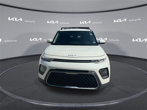 Used 2022 Kia Soul LX image 4
