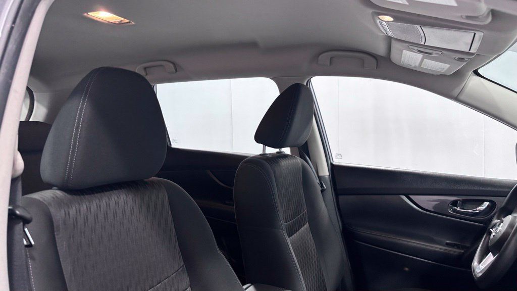 Used 2018 Nissan Rogue S AWD/4WD image 19