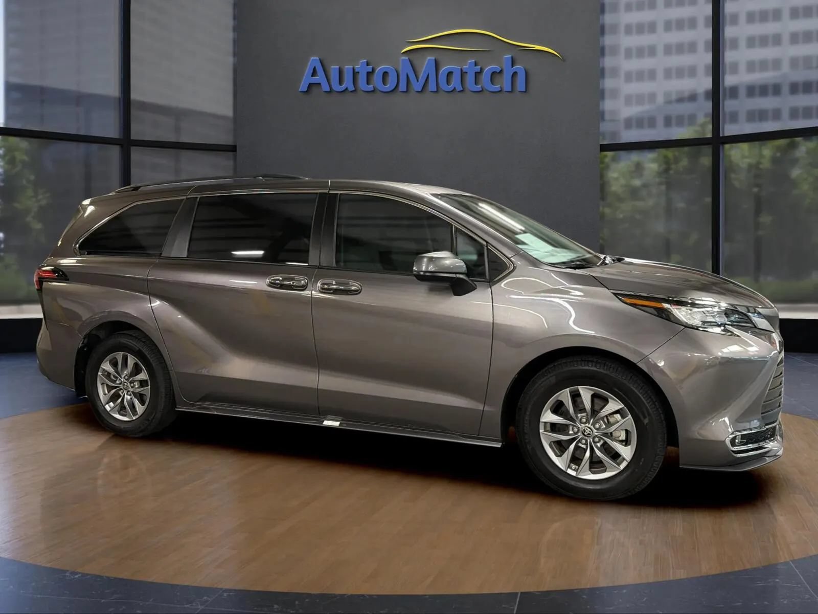 Used 2022 Toyota Sienna XLE FWD image 13