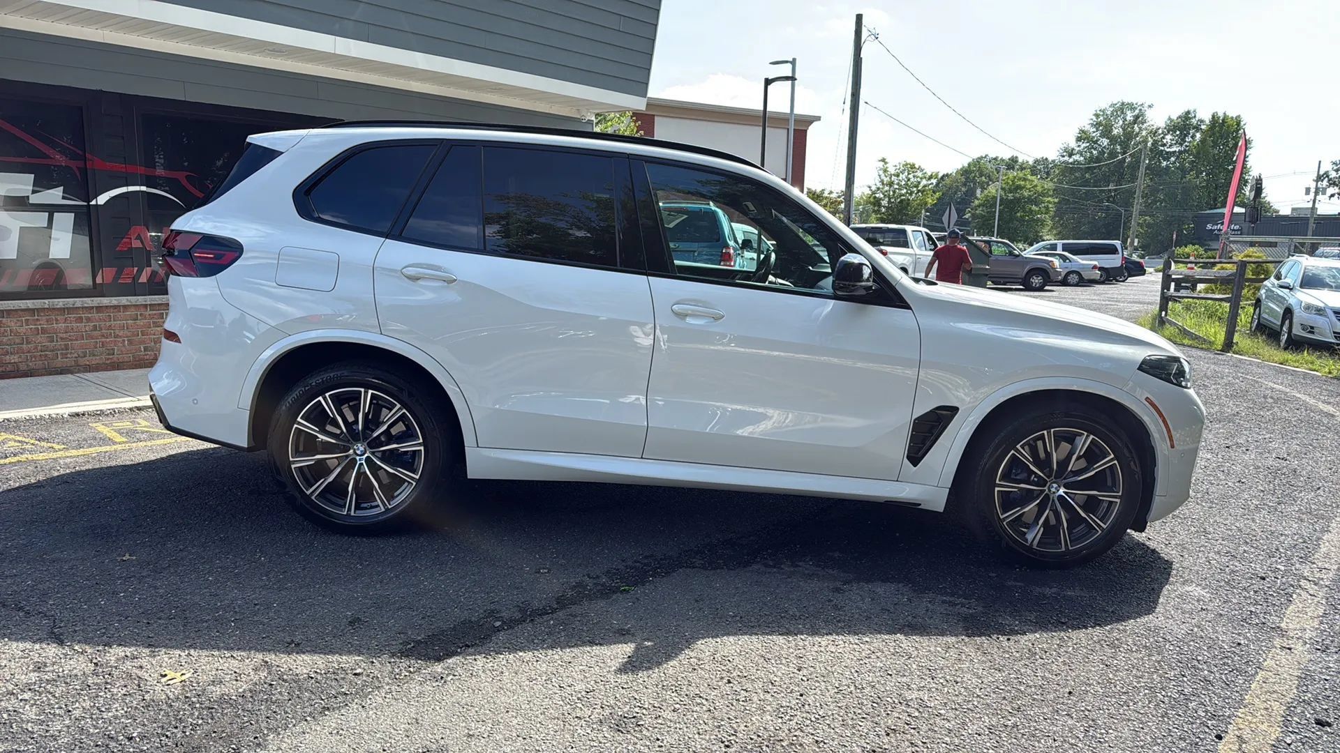 Used 2024 BMW X5 M60i w/ Climate Comfort Package AWD/4WD image 4