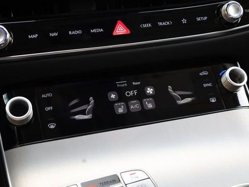 New 2026 Genesis GV70 2.5T Select image 21