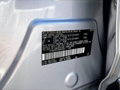 Used 2017 Toyota RAV4 XLE w/ Carpet Mat Package image 34