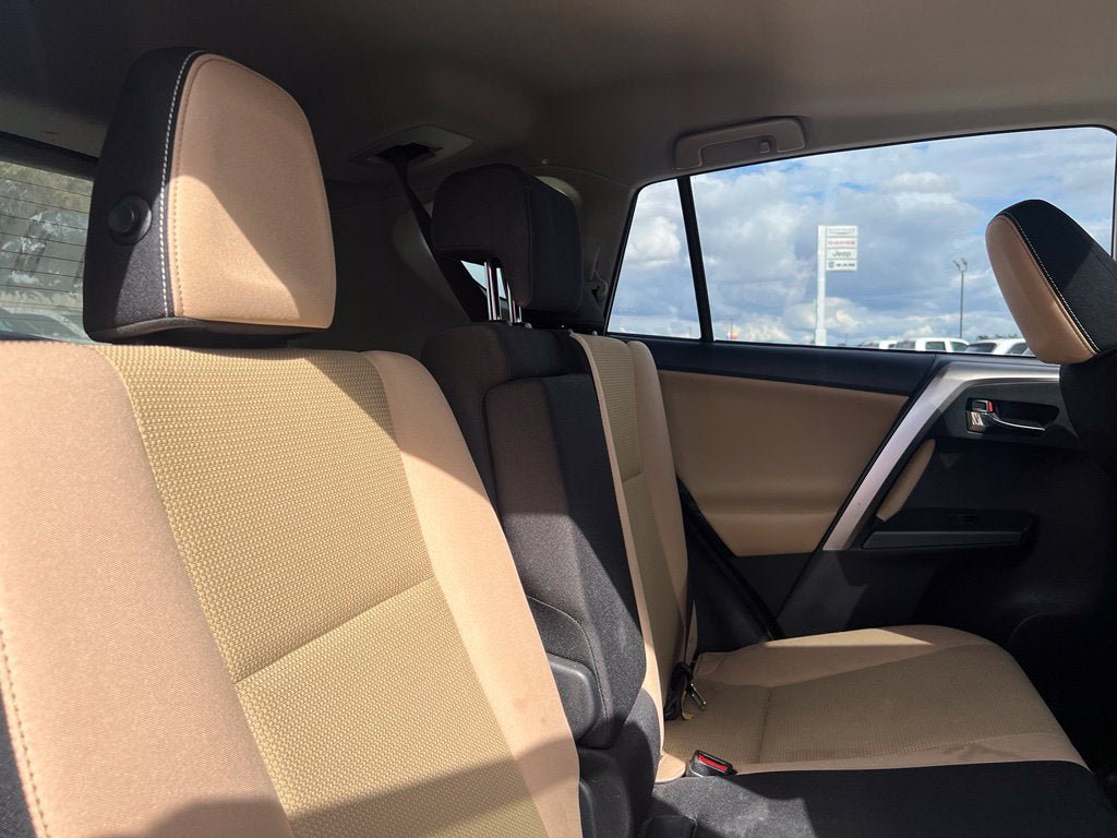 Used 2017 Toyota RAV4 XLE FWD image 24