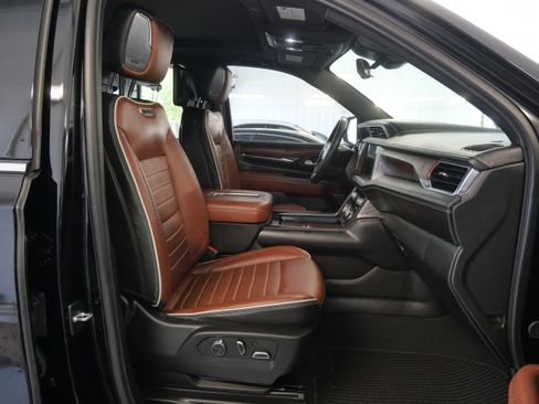 Used 2024 GMC Yukon Denali Ultimate image 21