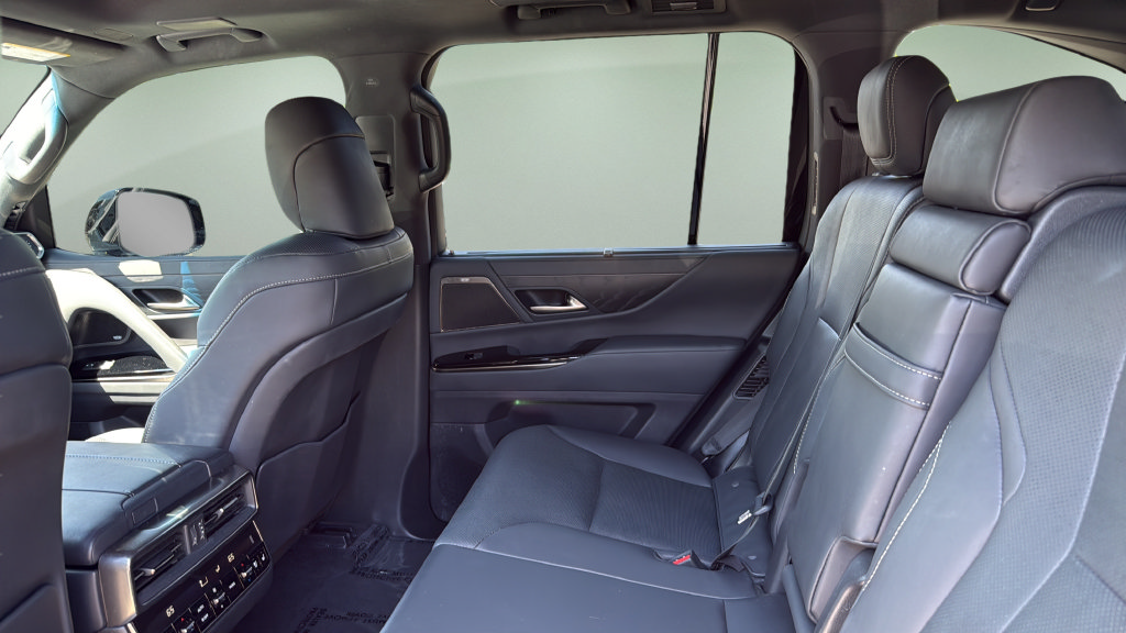 Used 2023 Lexus LX 600 4WD w/ Appearance Package image 16
