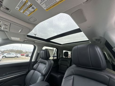 New 2025 Lincoln Navigator L Reserve AWD/4WD image 22