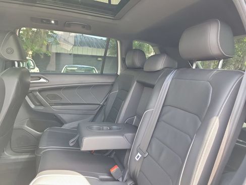 Used 2022 Volkswagen Tiguan SEL R-Line AWD/4WD image 14