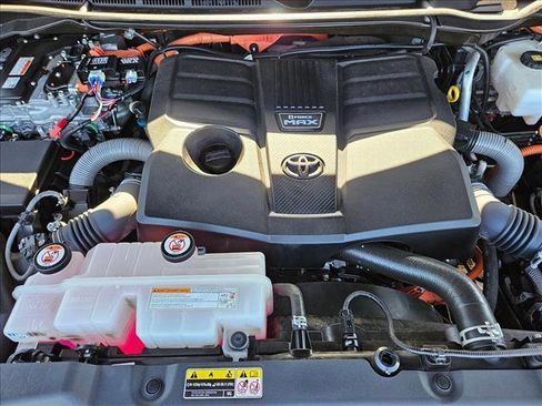 Used 2024 Toyota Tundra Platinum AWD/4WD image 28