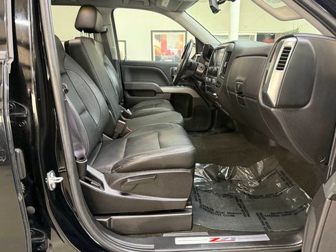 Used 2017 Chevrolet Silverado 1500 LT w/ Redline Edition AWD/4WD image 16