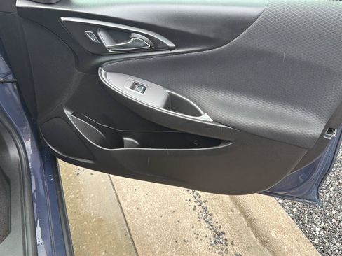 Used 2025 Chevrolet Malibu LS FWD image 31