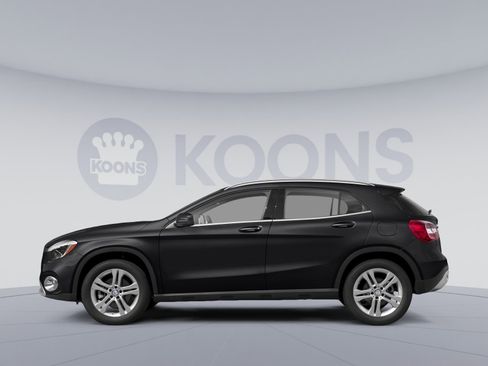 Used 2018 Mercedes-Benz GLA 250 4MATIC image 4