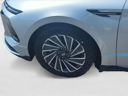 New 2025 Hyundai Sonata Limited FWD image 11