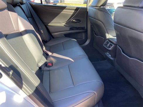 Certified 2023 Lexus ES 350 w/ Premium Package image 28